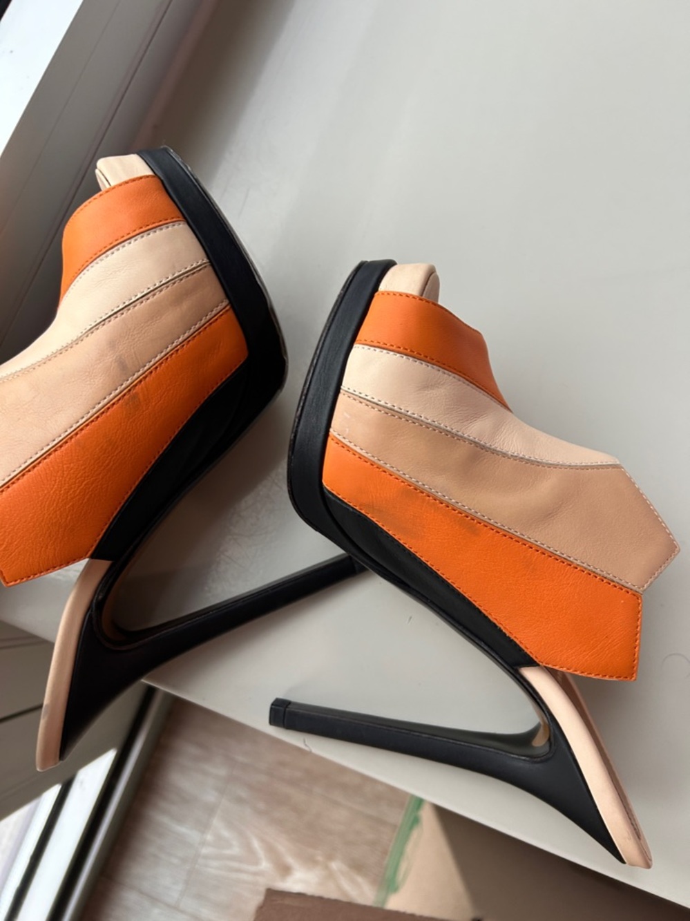 Fendi Tri-Panel Leather Mule Sandals in Orange, Beige & Black - Picture 5 of 6